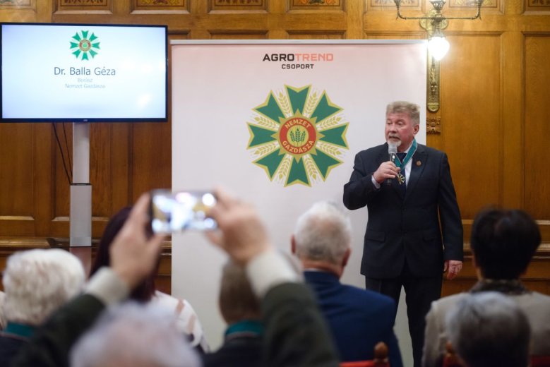 Balla Géza a ménesi történelmi fajták népszerűsítésén és az „egységes magyar bor” megteremtésén dolgozik