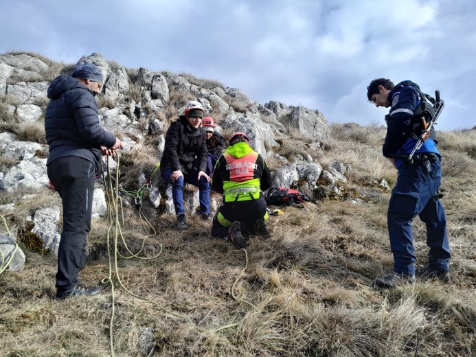 A Székelykőn ragadtak a medve elől menekülő magyarországi turisták, hegyimentők segítettek
