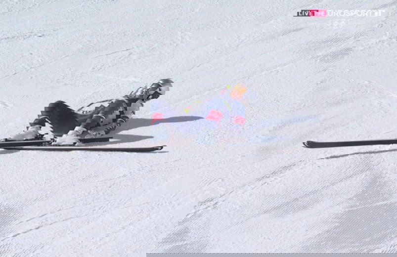 Óriásit esett a női lesiklás koronázatlan királynője, mentőhelikopter szállította el Lindsey Vonnt (VIDEÓ)