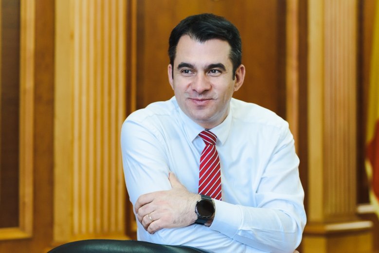 Helyi adók: Ștefan Pălărie USR-szenátor szerint egyes önkormányzatok kapzsisága okozza az elégedetlenséget