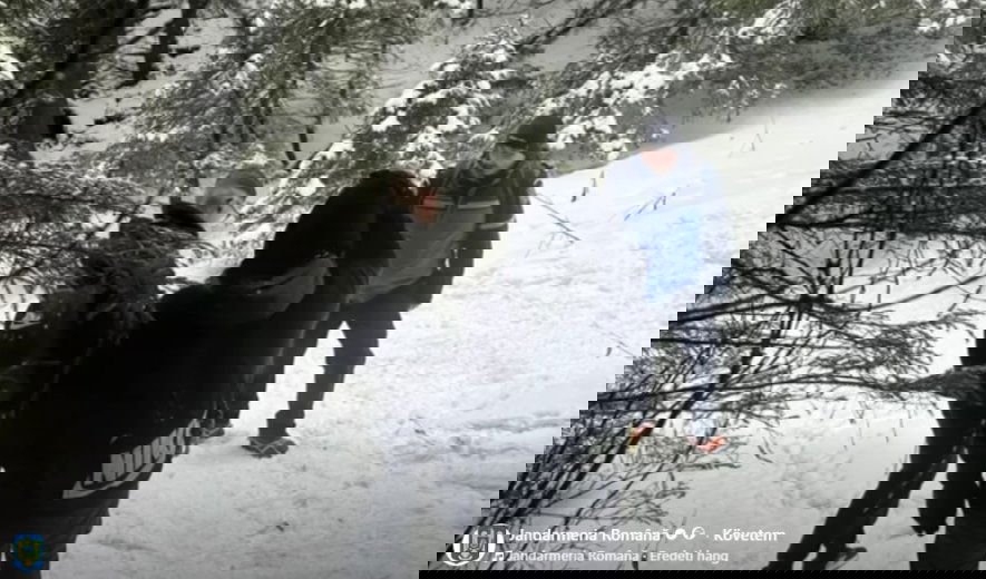 Megfelelő felszerelés nélkül kirándultak a hófödte hegyen a fiatalok, csendőrök fordították vissza őket