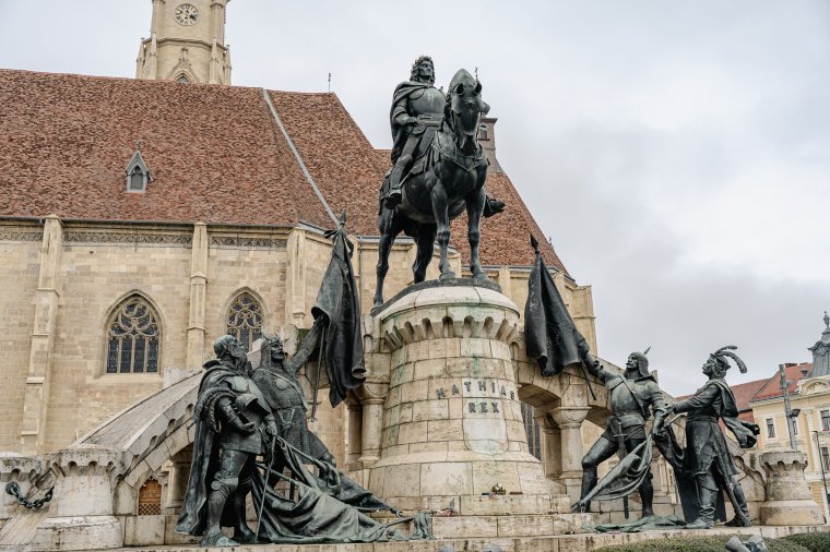 Magyar vagy román volt-e Hunyadi János és fia, Mátyás? Kolozsvári kerekasztal-beszélgetés történészekkel