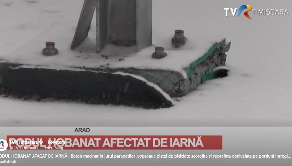 Porlad a beton az új hídon &bullet;  Fotó: Facebook/TVR Timișoara/Képernyőmentés