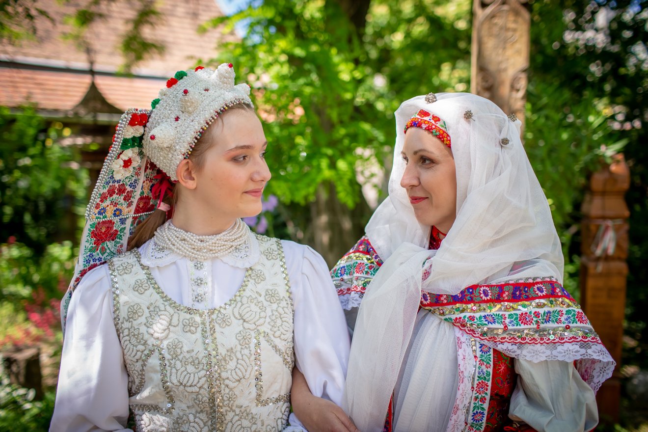 Kalotaszeg gyöngyös pártái