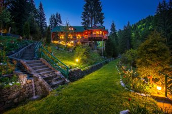 Közel egymillió euróért kelt el Ceaușescu egykori vadászvillája