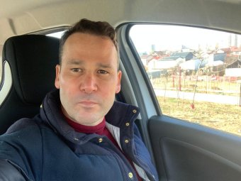 A DNA azzal gyanúsít egy bukaresti kerületi polgármestert, hogy közpénzből építtetett utat a testvére telkén