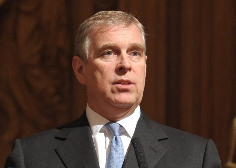 Őrizetbe vették a brit uralkodó öccsét, András volt yorki herceget