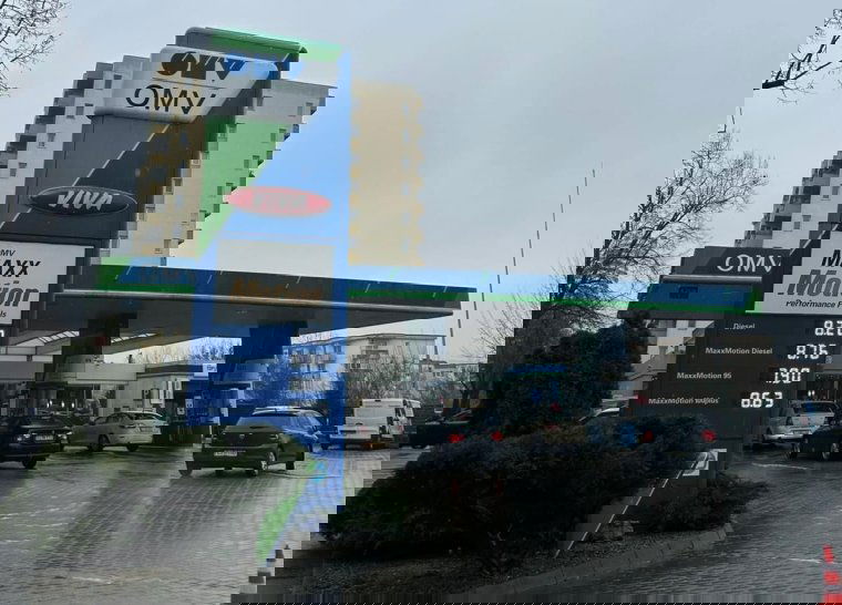 Átlépte a 8,2 lejes határt a gázolaj literenkénti ára, elemzők szerint az államnak kellene féken tartania