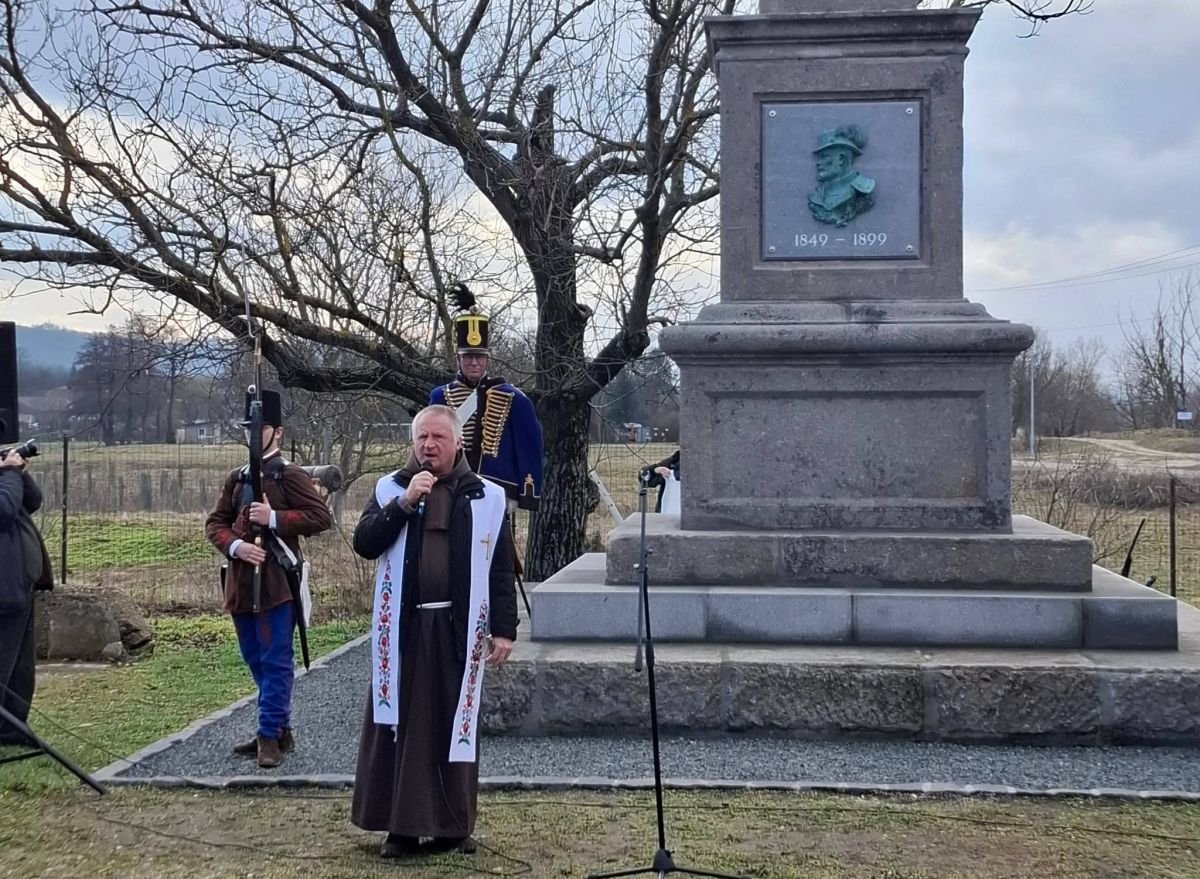 Böjte Csaba ferences szerzetes &bullet;  Fotó: Facebook/Nemzeti Örökség Intézete