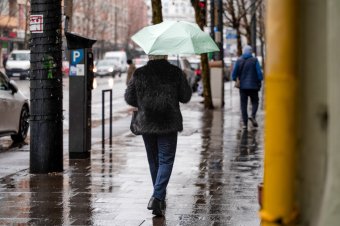 Szeles, esős napokra kell készülni az ország legnagyobb részében; a hegyekben újra havazhat