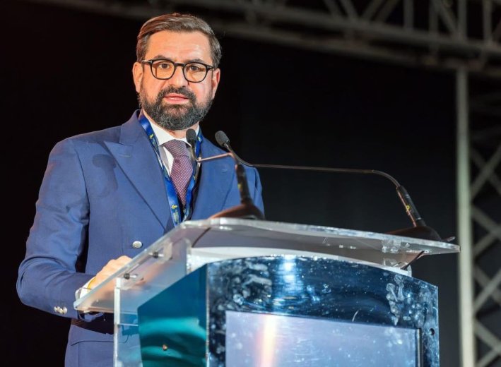 Letöltendő börtönbüntetésre ítéltek egy korábbi minisztert