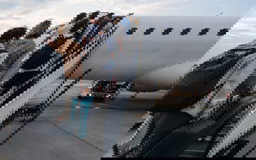 Több mint ötezer román állampolgár tért haza a közel-keleti konfliktus térségéből