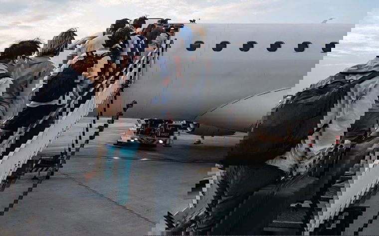 Evakuálás a Közel-Keletről: közel 200 román állampolgárt hoznak haza vasárnap