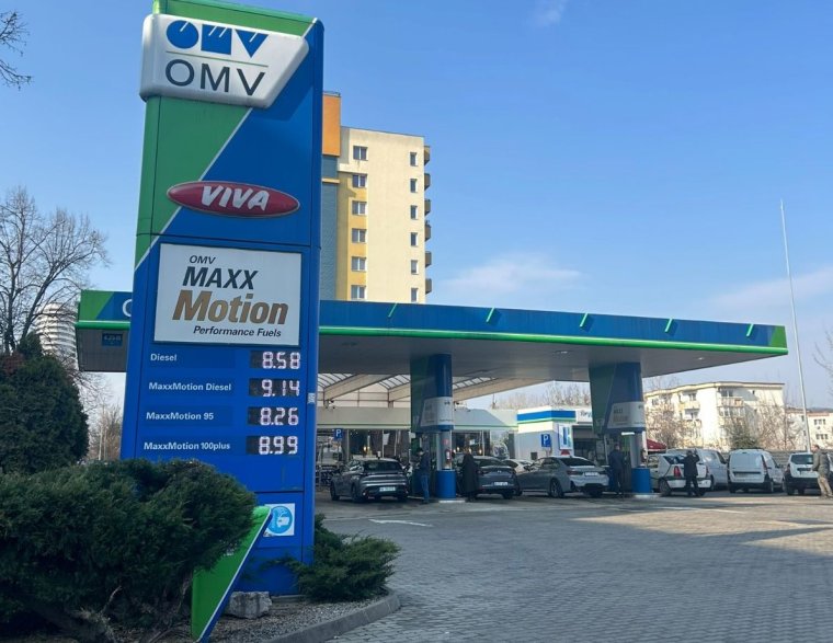 Egyre feljebb kúsznak az üzemanyagárak – A kormány fontolóra veszi az adócsökkentést