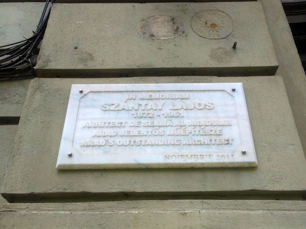 A 2011-ben elhelyezett emléktábla a Szántay-palota falán &bullet;  Fotó: Pataky Lehel Zsolt