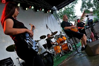 „Zene nélkül nem tudnánk élni” – Pro Civitas-díjjal tüntették ki a nagyszalontai Dioptrió együttest