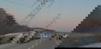 Felborult egy utasokat szállító mikrobusz Kolozsvár határában, négyen kórházba kerültek