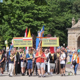 Jubileumi útjára indul a Fekete Madonna Zarándokvonat – Erdélyből ingyenes buszokat biztosítanak