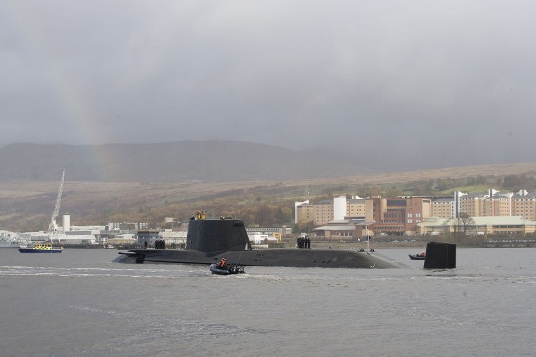 Kémgyanú Skóciában: őrizetbe vettek egy román nőt és egy iráni férfit egy nukleáris támaszpont közelében