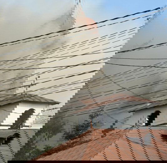 Tűz ütött ki egy havasalföldi műemlék templomban (Frissítve)