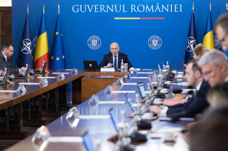 Elfogadta a kormány a büdzsét: emelik a minimálbért és a fuvarozók gázolajár-támogatását