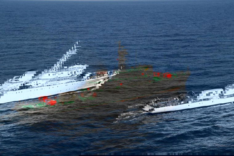 A haditengerészet búvárai felszínre hozták az elsüllyedt vontatóhajó egyik áldozatát