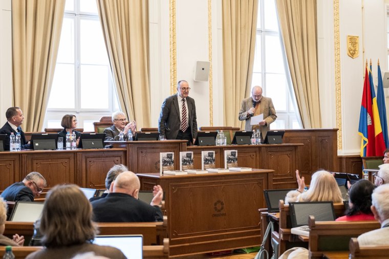 Egy élet és egy korszak lenyomata: könyvbemutató Tőkés László műveiről