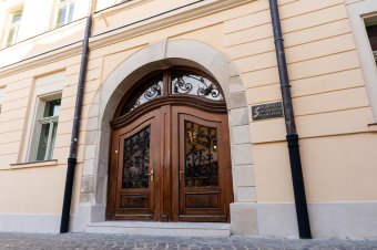 A múlt falai között a jövő tere: megújult a kolozsvári Bocskai-ház