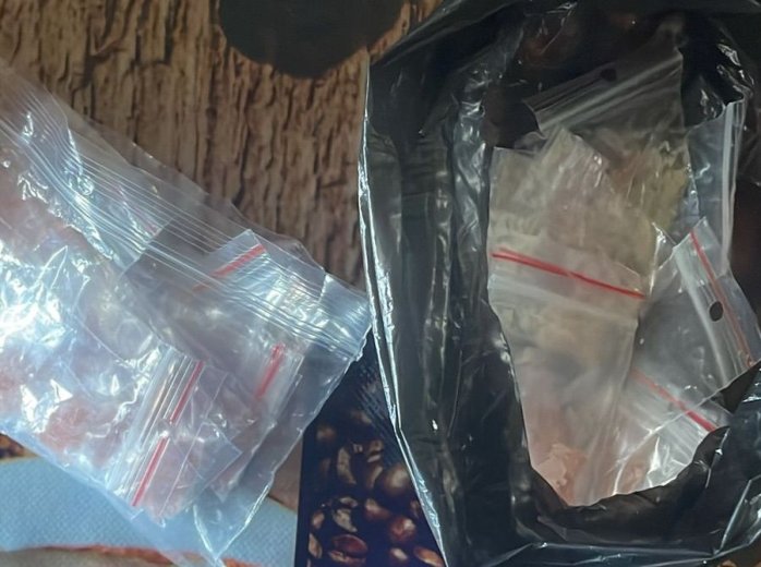 Kristályt és kannabiszt árultak évekig Kolozs megyében, két embert őrizetbe vettek