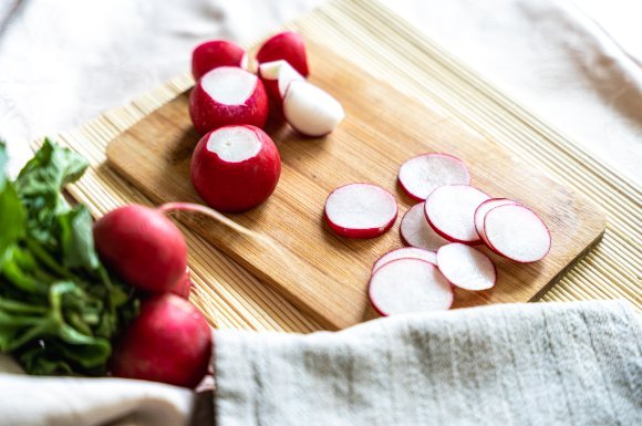 A tavasz hírnöke a tányéron: ezért több mint egyszerű zöldség a hónapos retek