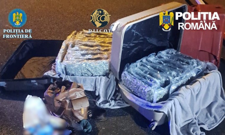 Több mint 30 kiló droggal bukott le a határon egy külföldi férfi