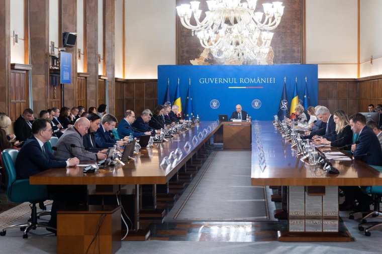 Hoppon maradt a kormány, levegőben lóg a kőolajipari válsághelyzet kihirdetése