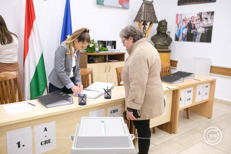 Országgyűlési választás: Csíkszeredában vennék át az egyik legtöbben a szavazási levélcsomagjukat