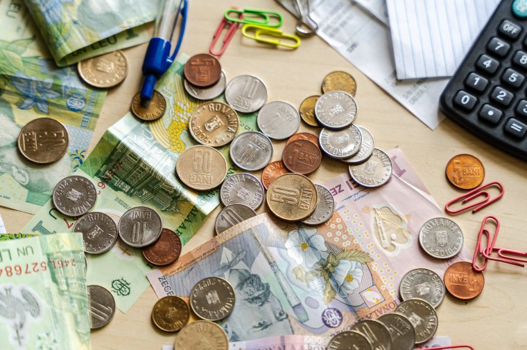 Elengedhetetlen a nadrágszíj megszorítása a jegybanki szakértő szerint