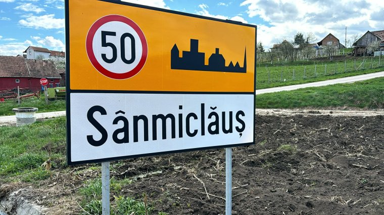 Kétnyelvűség a szórványban: nemcsak a táblákról szól, az identitás megéléséről és láthatóvá tételéről is