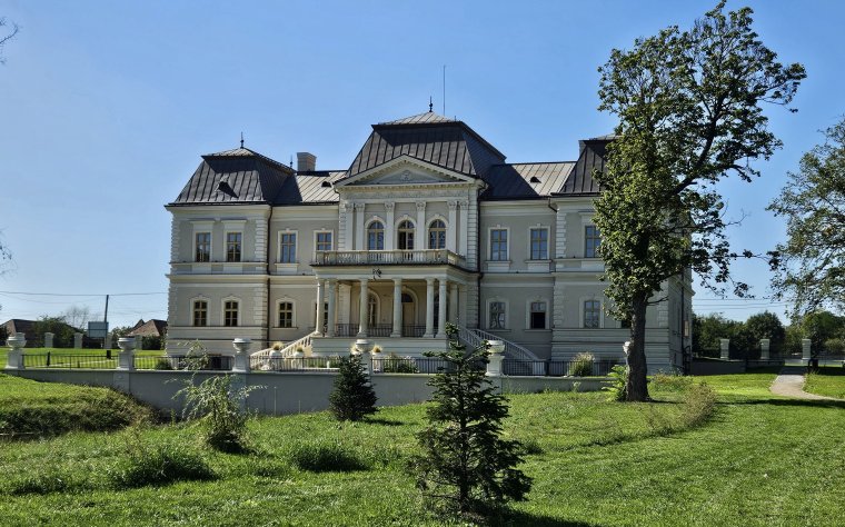 Látogatók kedvence lett, most turisztikai díjra esélyes a patinásan felújított válaszúti Bánffy-kastély