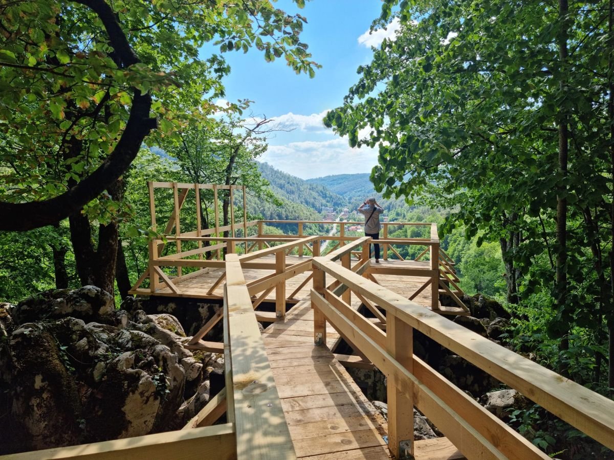 Csodás kilátás nyílik a Béli-hegység völgyére &bullet;  Fotó: Facebook/Menyházai polgármesteri hivatal