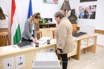 Országgyűlési választás: Csíkszeredában vennék át az egyik legtöbben a szavazási levélcsomagjukat