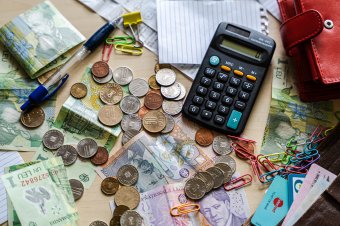 A munkaügyi miniszter szerint a közalkalmazottak bérét a gazdasági növekedéshez is igazítják