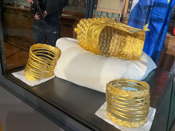 Hazakerültek a Hollandiában ellopott romániai aranykincsek