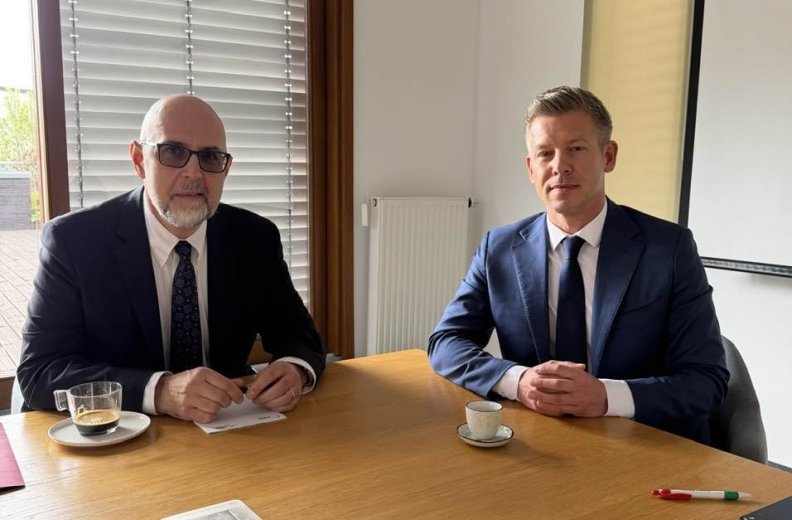 Magyar Péter: az erdélyi magyarok szerzett jogai továbbra is megmaradnak