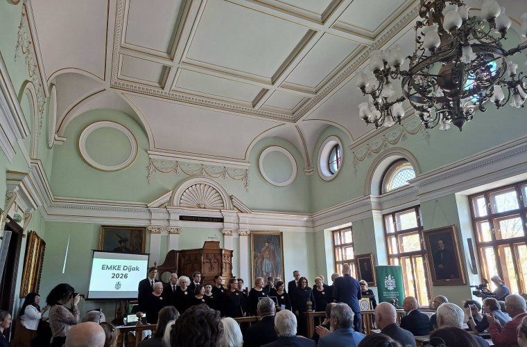 Kitüntette a kultúra területén jeleskedőket az Erdélyi Magyar Közművelődési Egyesület