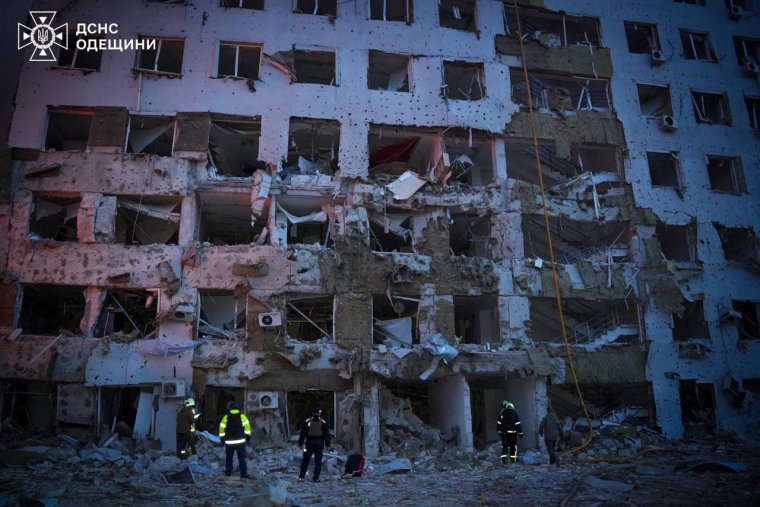 Több mint egy tucat halálos áldozatot követeltek az elmúlt nap orosz légicsapásai Ukrajnában