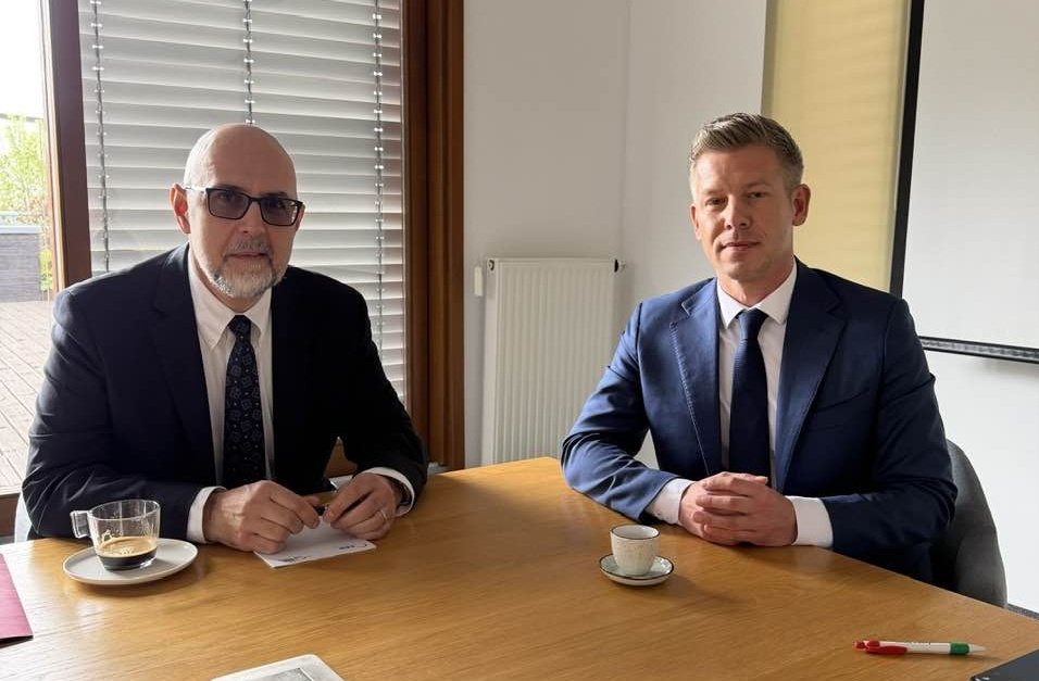 &bullet;  Fotó: Facebook/Magyar Péter