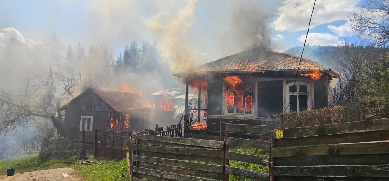 &bullet;  Fotó: Vrancea megyei katasztrófavédelem