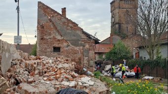 Megkezdődött a Szabadság-szobor parkja melletti épületek bontása