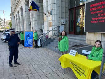 A Neptun Deep ellen tüntetnek a Greenpeace aktivistái