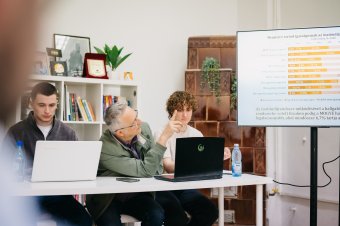 Drága lakhatás, intenzív stressz: helyzetkép az erdélyi magyar egyetemisták közérzetéről, perspektíváiról