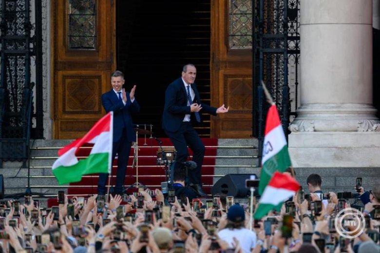 Tőkés László „ízlésromboló rángatózásnak” nevezte a tiszás miniszter Kossuth téri táncát
