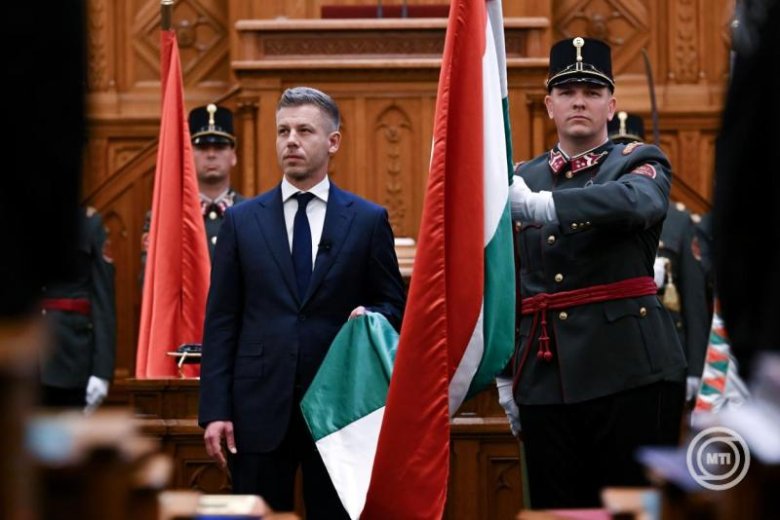 Bocsánatot kért, lemondásra szólított és elszámoltatást ígért székfoglaló beszédében Magyar Péter miniszterelnök